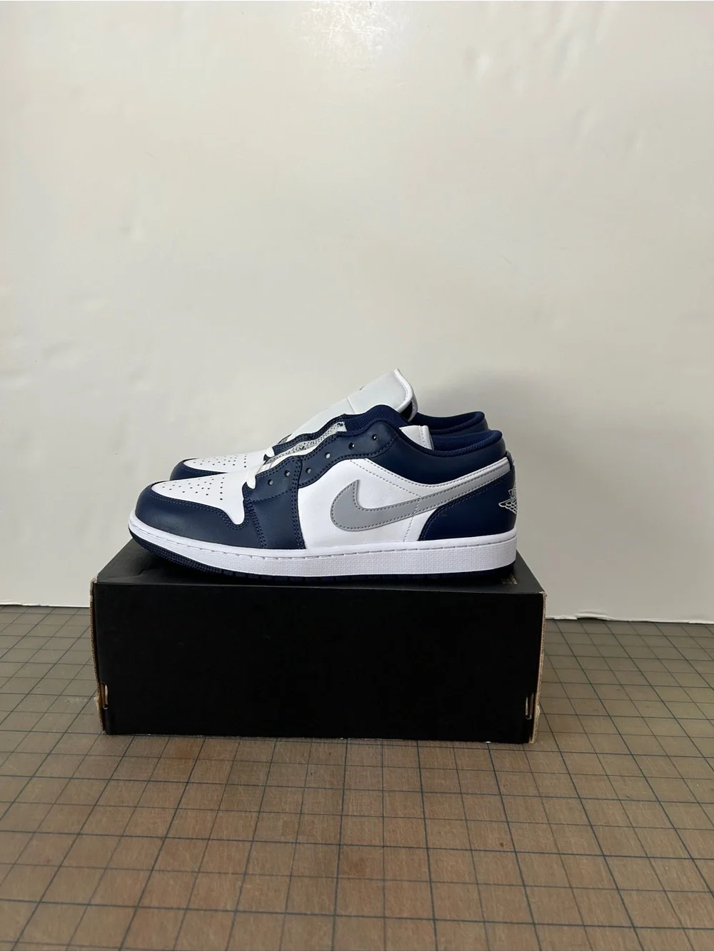 Jordan 1 Low ‘Wolf Grey Midnight Navy’